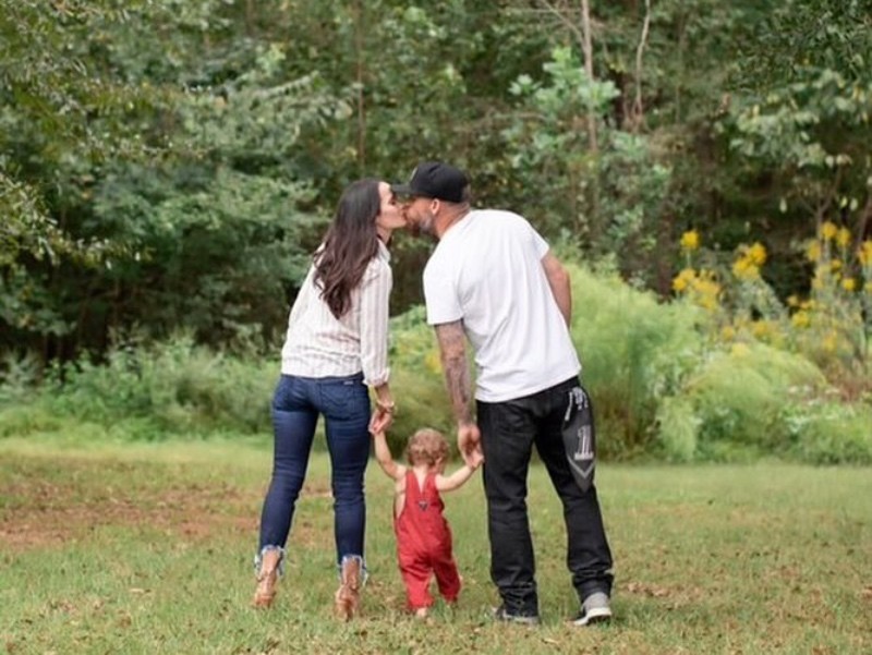 Brantley Gilbert and Wife Announce Baby Number 2