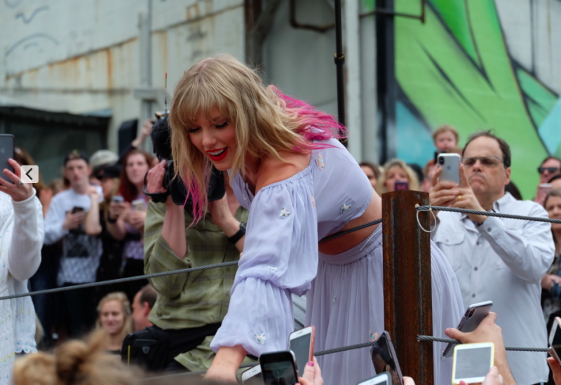 Taylor Swift Surprises Fans With Appearance In Nashville