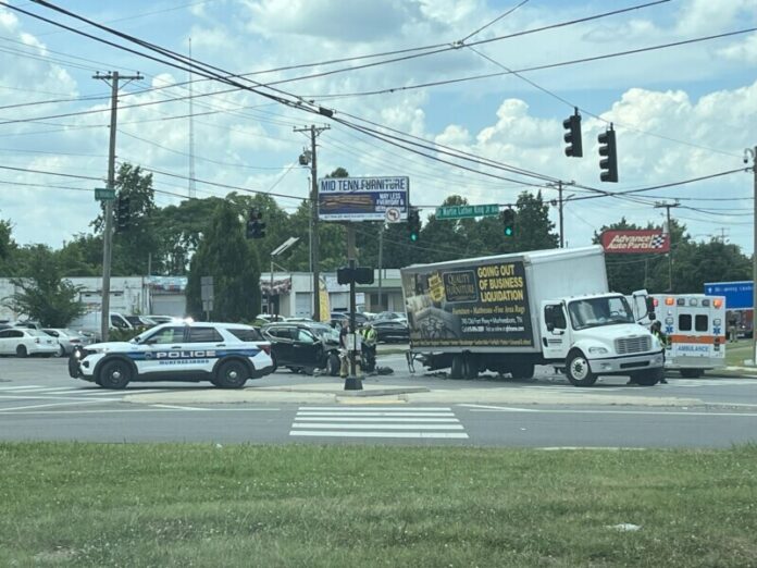 Crash-Blocks-SE-Broad-at-MLK