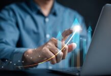 Tennessee Economy Shows Split: Shoppers Worried, Business Leaders Upbeat Heading into Holidays